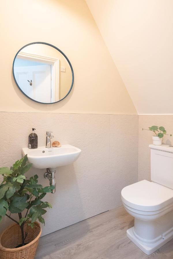 Spacious 3Br Victorian Cheltenham Loft Flat In Cotswolds - Free Parking Lägenhet Exteriör bild